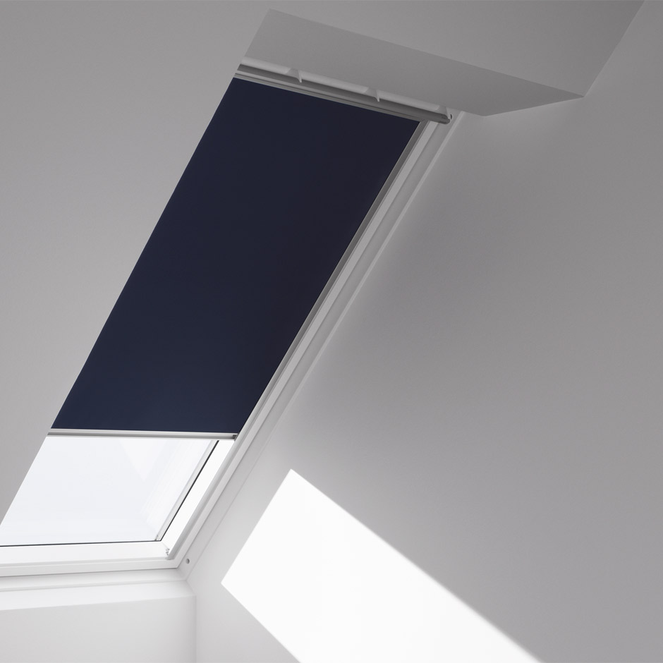 F06 ITZALA Einfaches Verdunkelungsrollo kompatibel mit VELUX Dachfenstern Dunkelblau