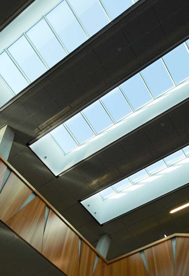Solution de verrière de toit avec modules Verrière linéaire 5-30˚, Hessenwaldschule, Weiterstadt, Francfort, Allemagne