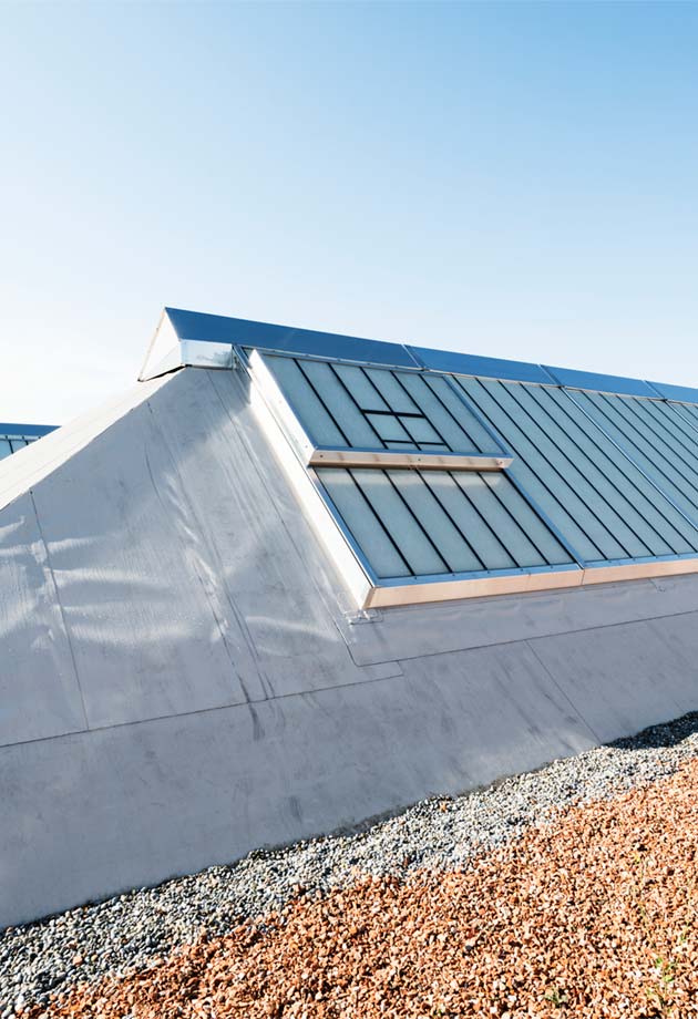 Solution de lumière du jour avec vitrage pour toit en shed Grillodur - rénovation du toit Otto Suhner AG, Lupfig Suisse / vue détaillée du produit Grillodur 2